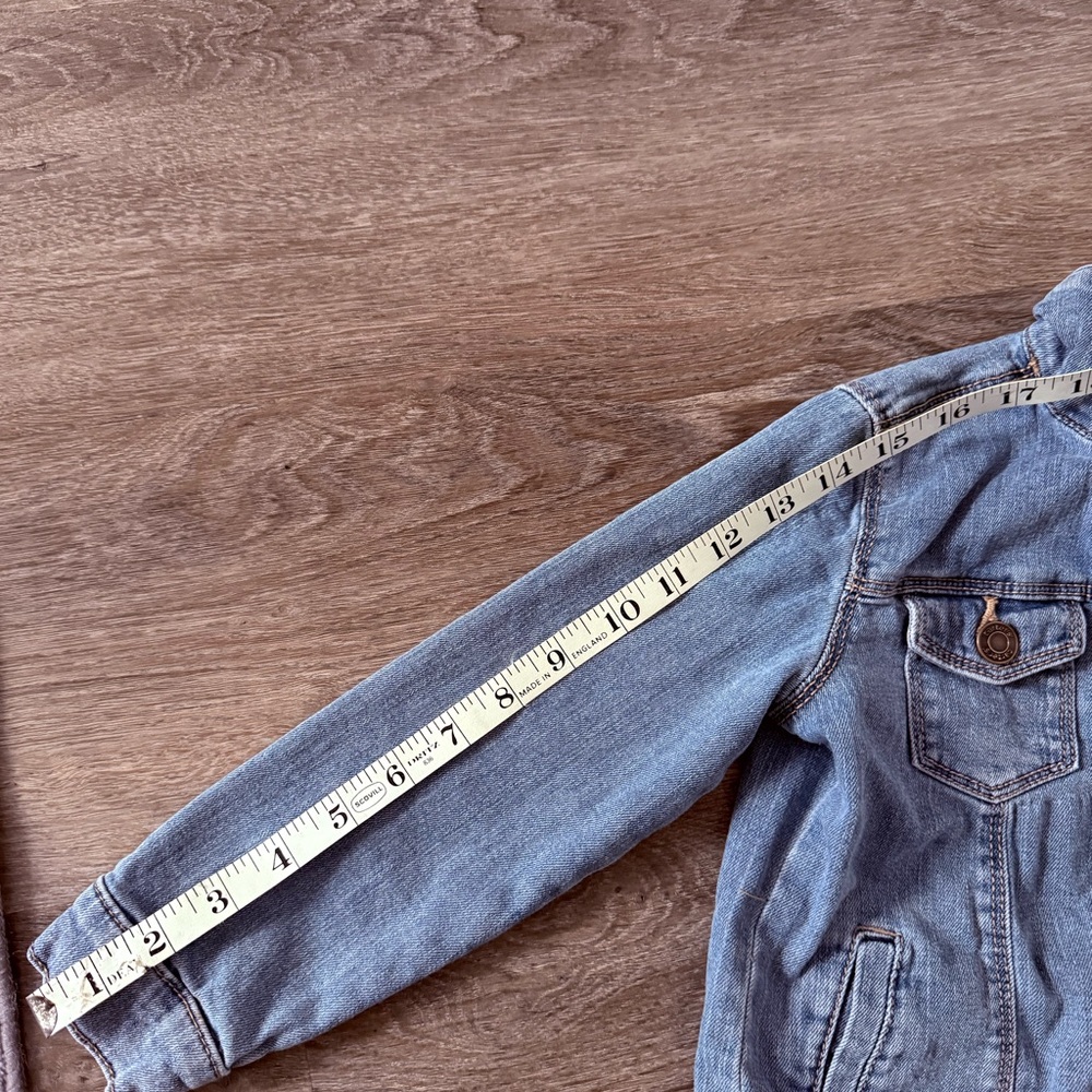 Carters 5T Classic Denim Kids Jacket light wash. Great condition - Picture 5 of 7